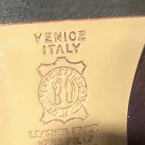 RARE! NWOT Moda di Fausto Purple Suede Sequin Heeled Ankle Boots. - Picture 9 of 10